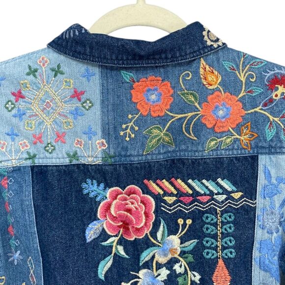 Johnny Was Floral Embroidered Denim Jacket Boho Patchwork Blue Jean Small - Picture 3 of 11